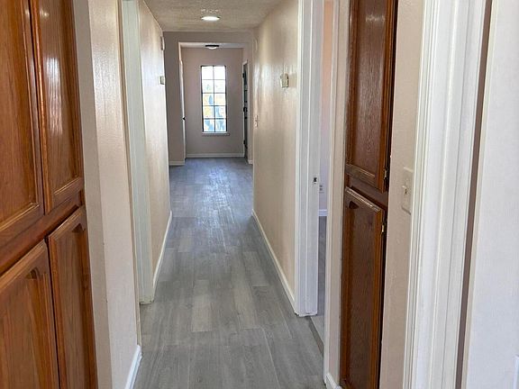 4th image of 10611 Garibaldi Dr