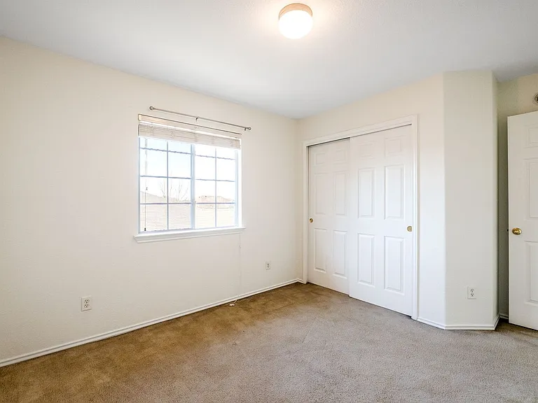 4407 Golden Gate Dr — Photo 12