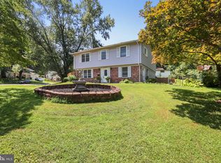 6208 Bardu Ave, Springfield, VA 22152