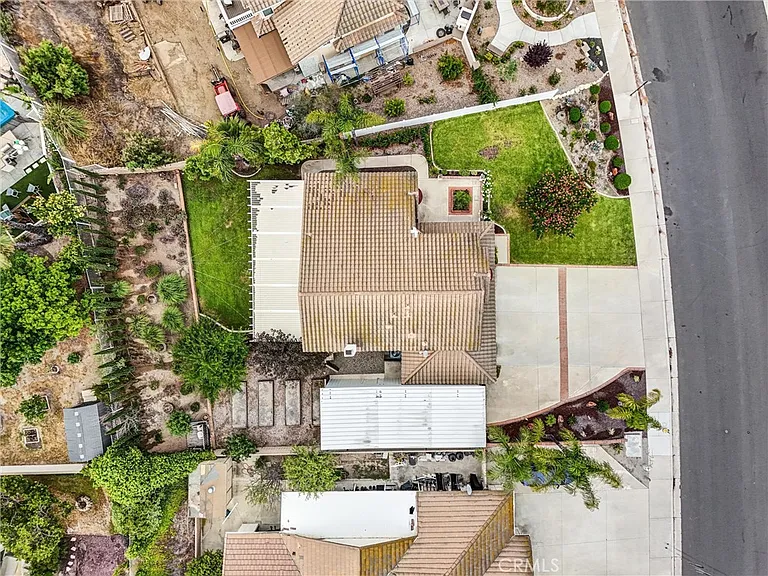 1070 Cannon Rd — Photo 46