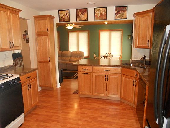 3rd image of 174 Bourne Ln
