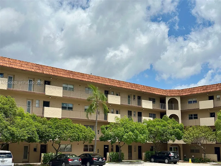 6201 N Falls Circle Dr #212 — Photo 4