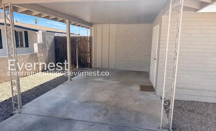 447 N Drew St E — Photo 1