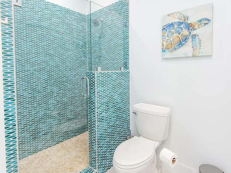 142 Avenue D — Photo 23
