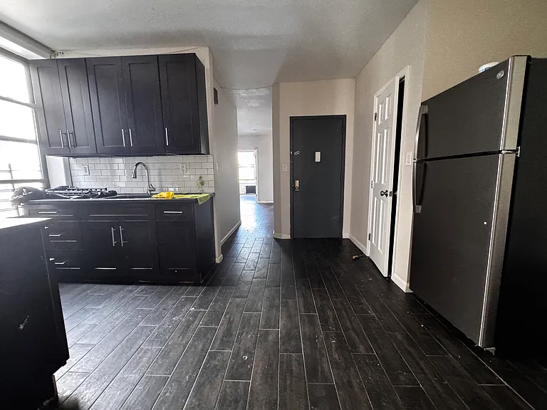 1039 College Ave #3F — Photo 6