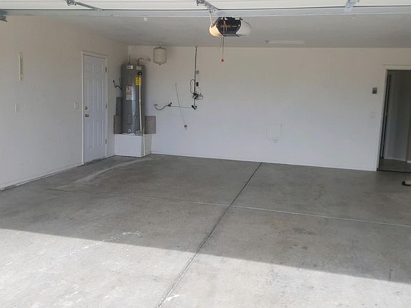 3rd image of 2451 Fremont Dr