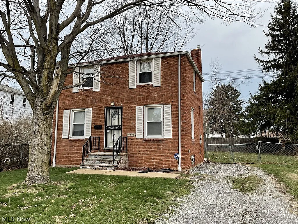 19409 Cherokee Ave photo 1