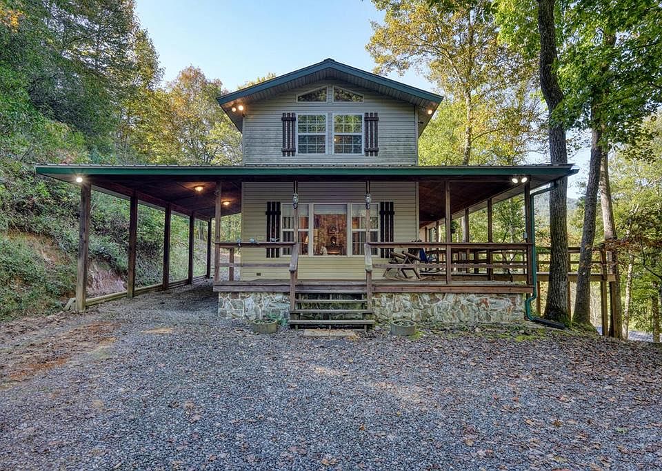 1st image of 3966 Hickory Nut Rd