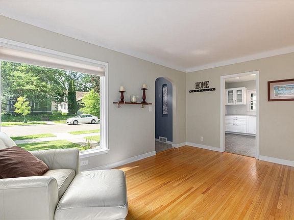 5th image of 1331 Scheffer Ave