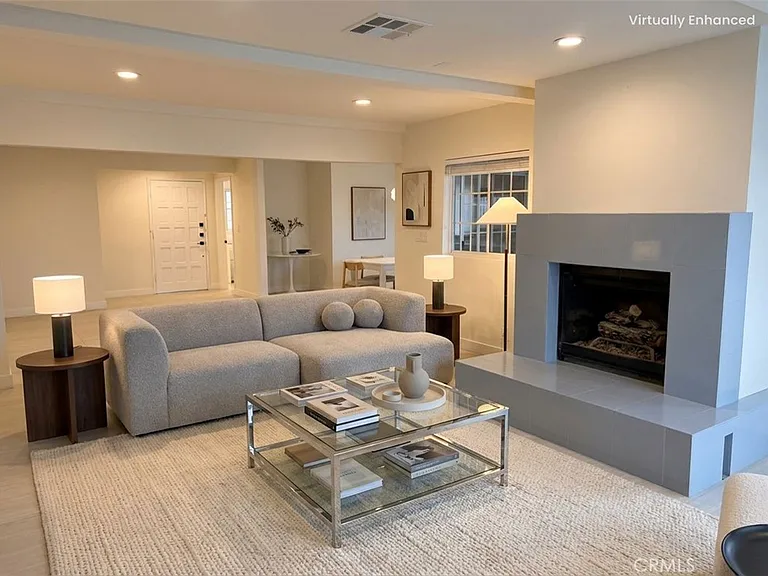 19216 Calvert St — Photo 1