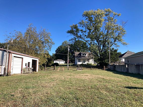 4th image of 2130 Gilmore Ln