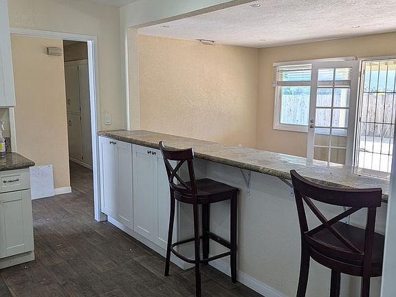 4th image of 9862 Celita Ct