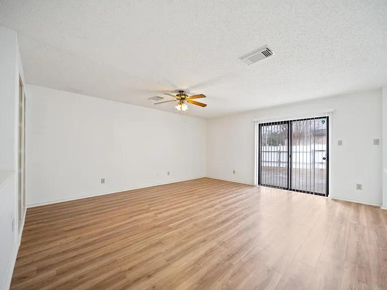 1688 Fir Cir — Photo 6