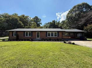 2700 Charlwood Dr, Winston Salem, NC 27103