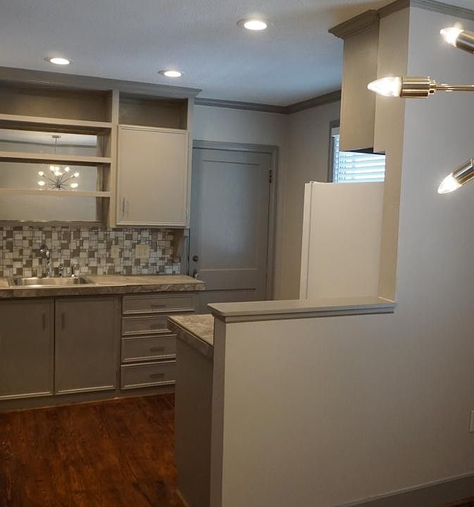1st image of 423 Johnson St APT 2