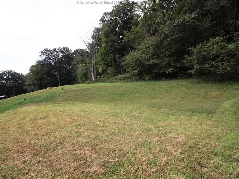 205 Libby Ln — Photo 4