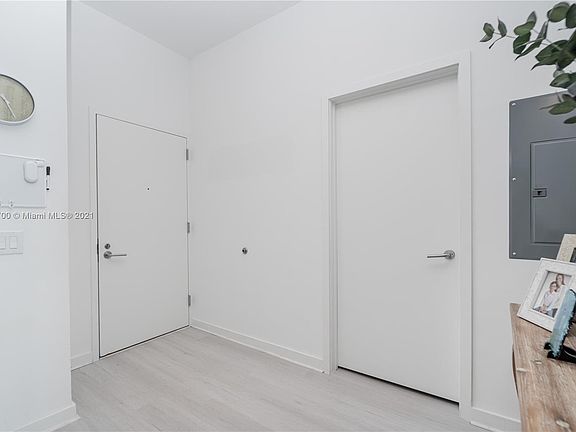4th image of 501 NE 31st St #4003-4004