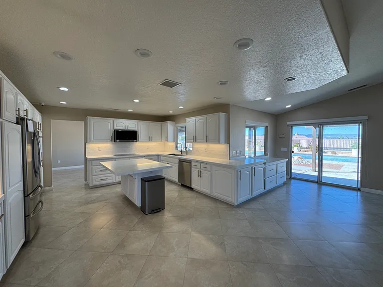 12552 Overlook Rd — Photo 11