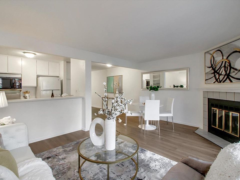 1st image of 1496 Four Oaks Cir