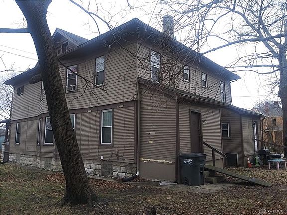3rd image of 1125 W Grand Ave