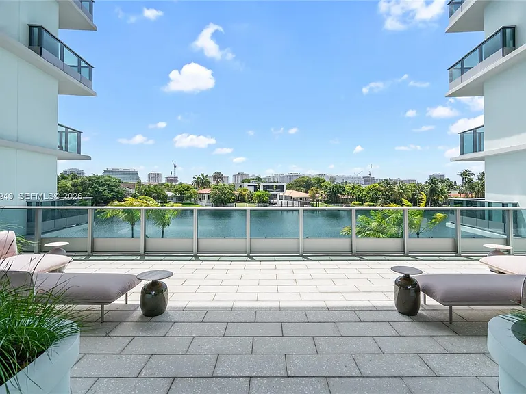 9221 E Bay Harbor Dr #408 — Photo 35