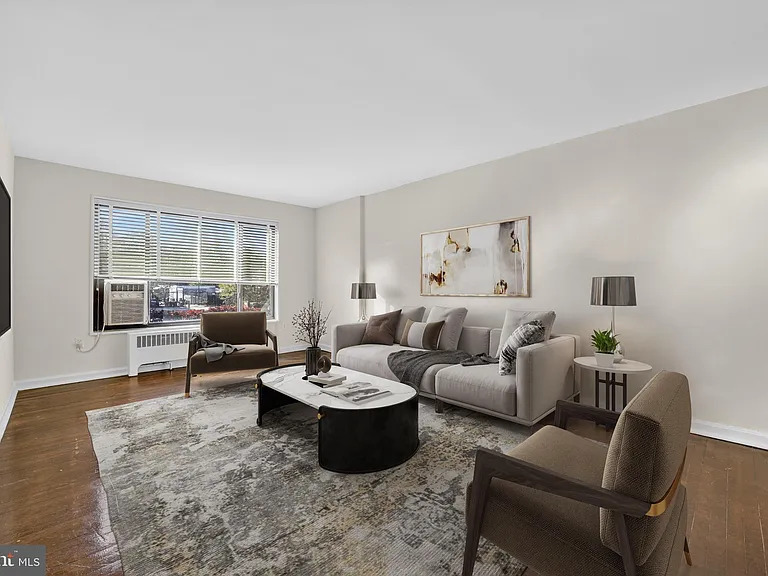 1010 G St NE #305 — Photo 2