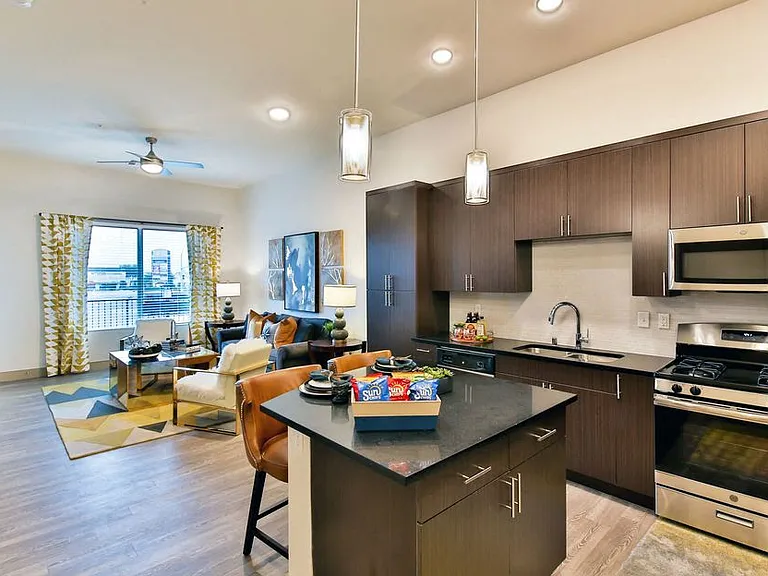 Abode Red Rock — Photo 3