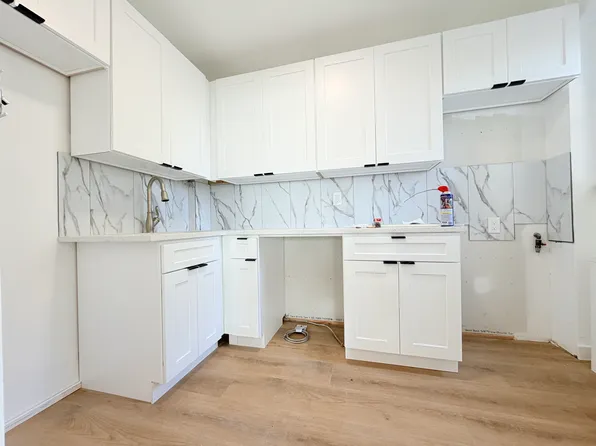 399 East 72nd Street image 8 of 13