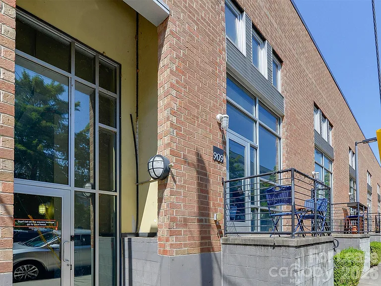 909 Westmere Ave — Photo 42