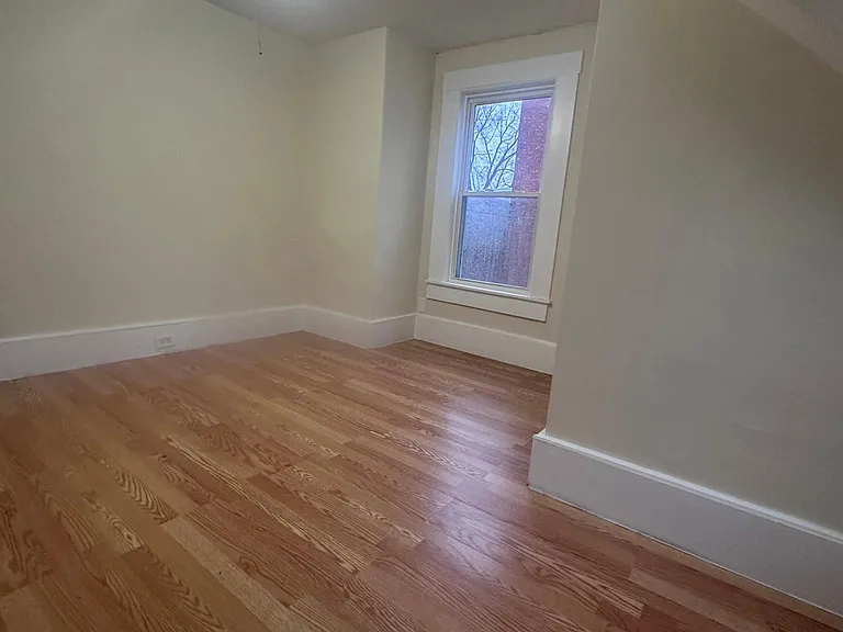 129 Orange St #1R — Photo 7