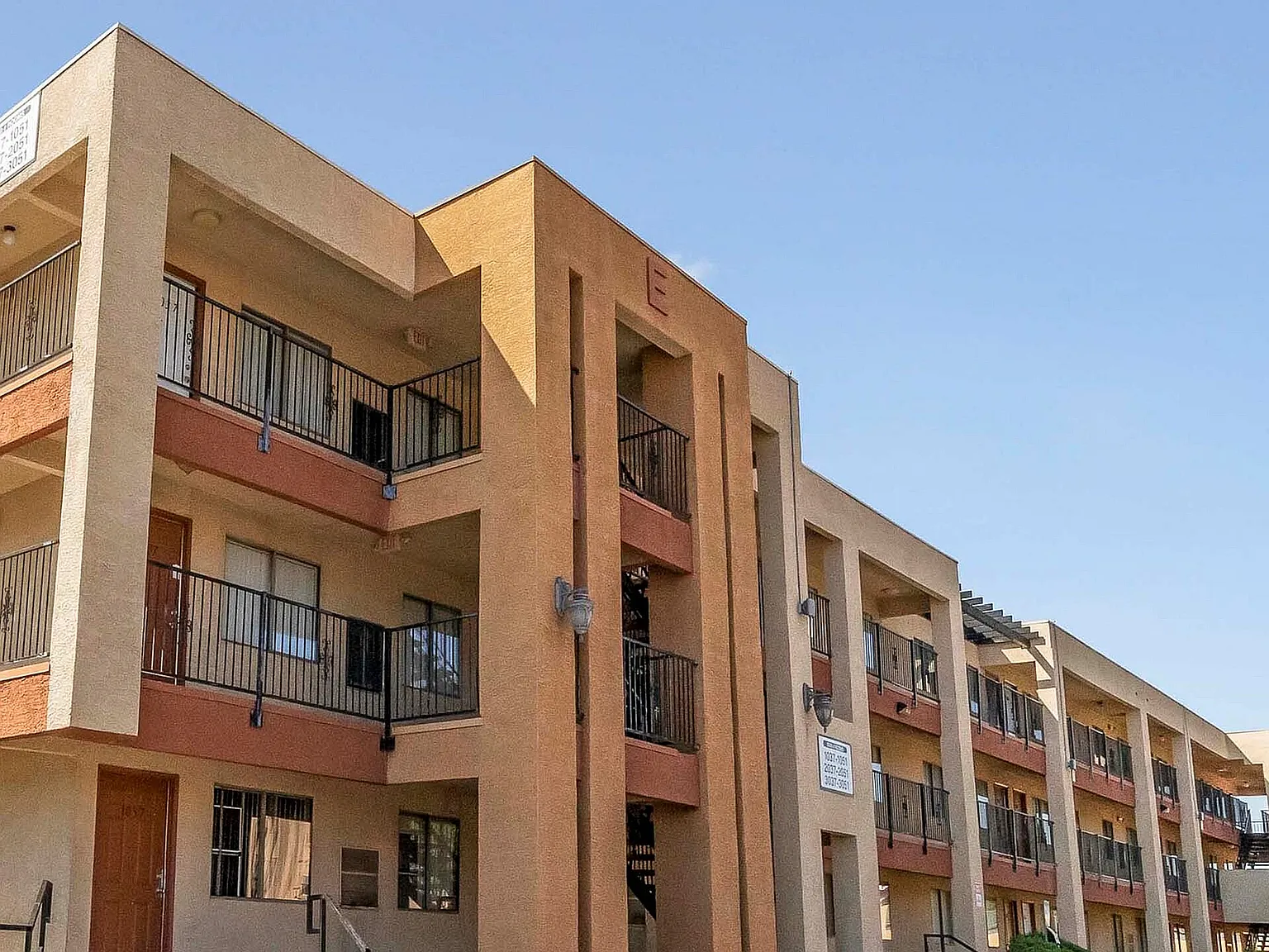 Residence at Tropicana — Photo 4