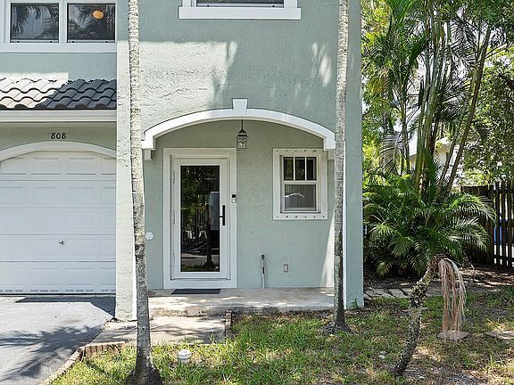 4th image of 808 SW 4th Avenue