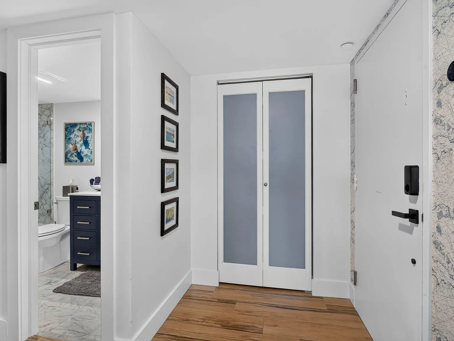 2 bed, 2.0 bath, 1570 sqft, $4,300 — Photo 4
