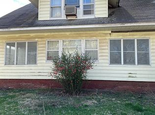 480 N Dean St, Bushnell, IL 61422