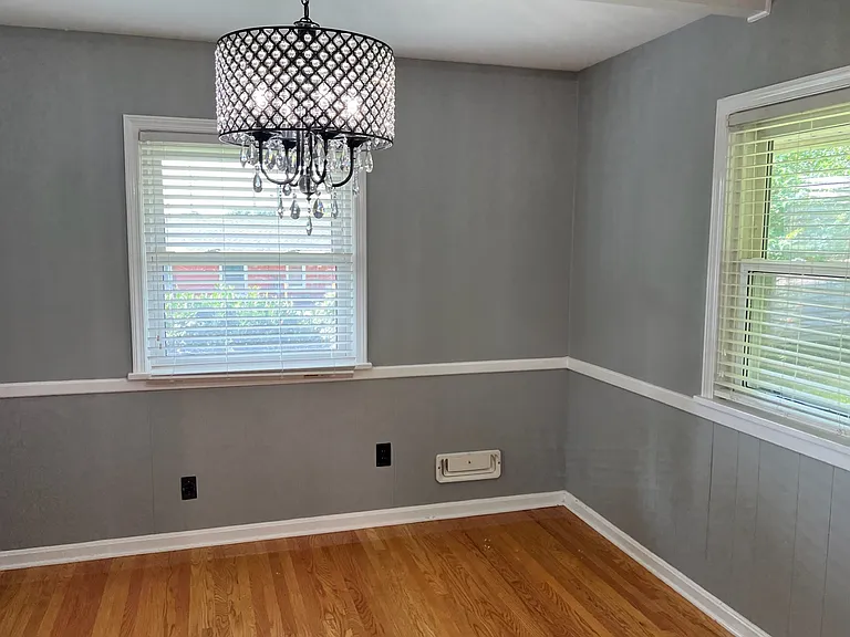 1502 Lynn Way — Photo 4