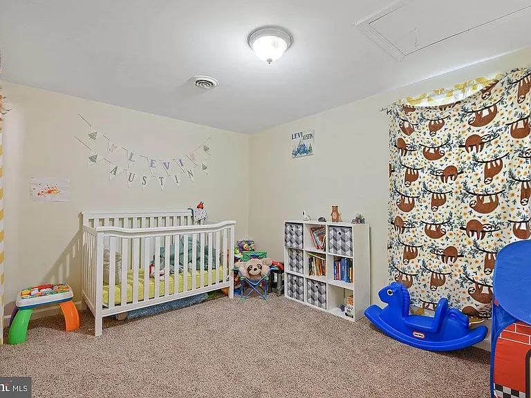 215 Westminster Ave #B — Photo 10
