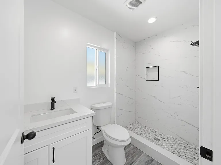 514 N Oakdale Ave #2 — Photo 6