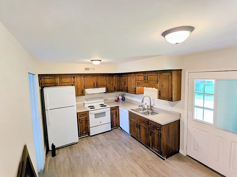 329 Lake Farm Rd — Photo 5