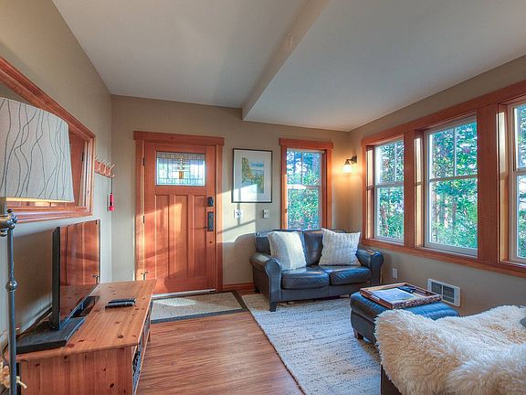 5th image of 25 Huckleberry Way