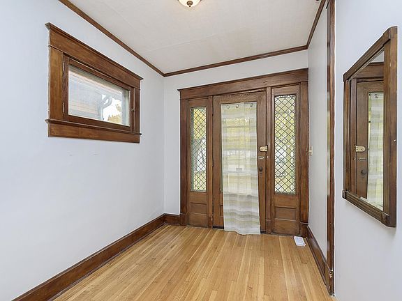 Entry room