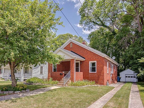 2nd image of 1324 Eberhart Ave