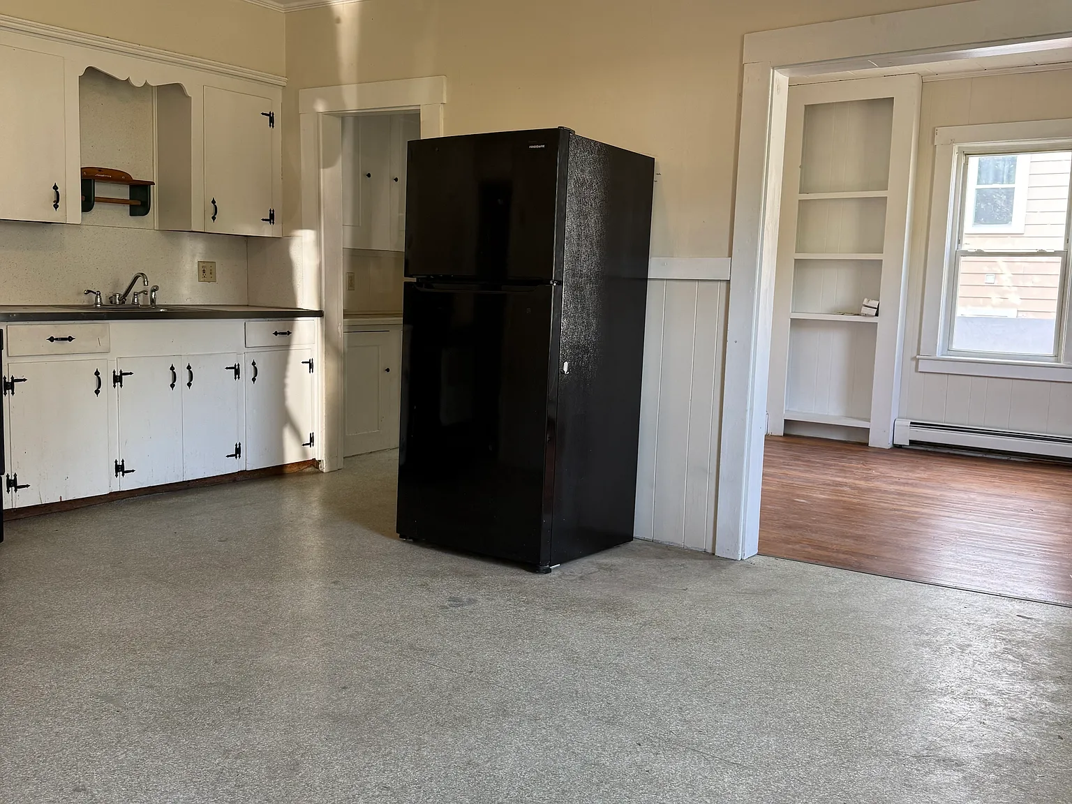 3 bed, 962 sqft, $1,250 — Photo 1