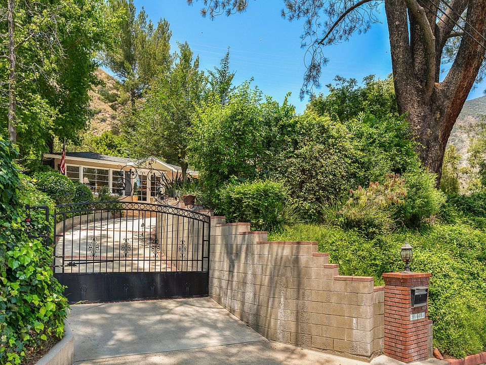 1st image of 2161 Pinecrest Dr