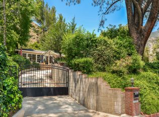 2161 Pinecrest Dr, Altadena, CA 91001