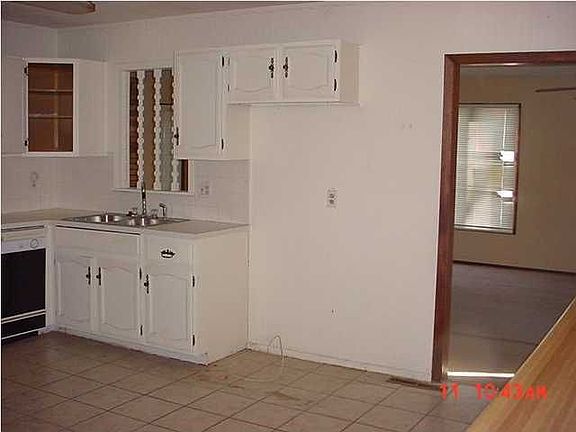 2nd image of 4 N Harris Dr