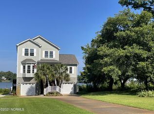 1057 Meridian Dr, Sneads Ferry, NC 28460