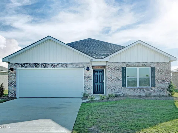 108 Parkwood Ct, Canton, MS 39046