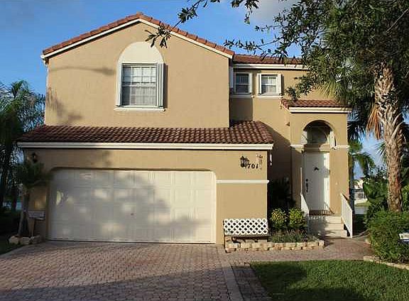4th image of 701 NW 157th Ave