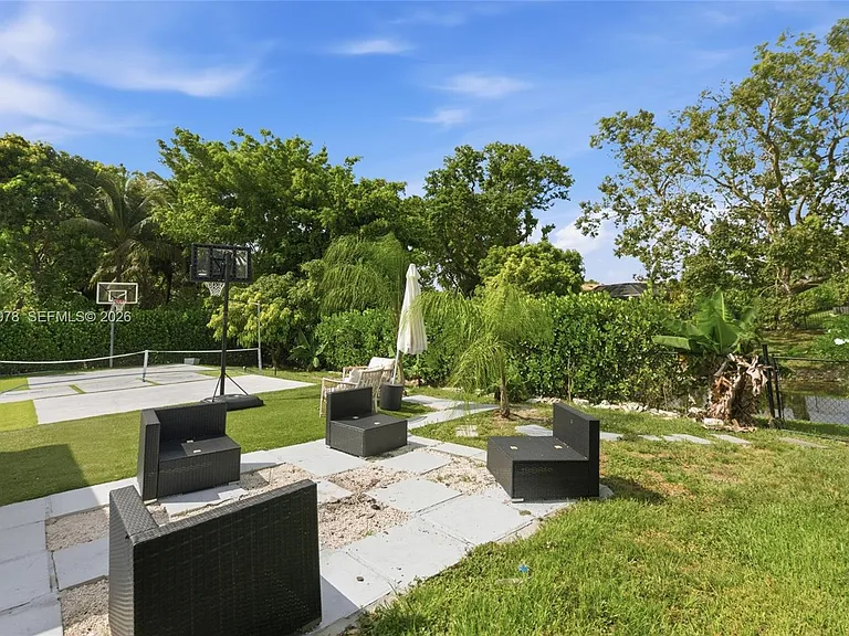9935 Ramblewood Dr — Photo 39