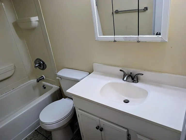 2807 Pembroke Ln #A9 — Photo 2